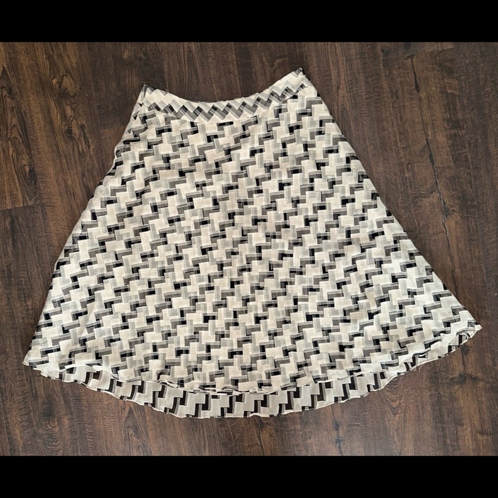 Jones New York Silk Stylish Black and White Patterned Skirt